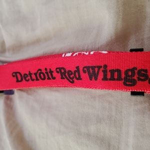 Brand new red wings dog collar large